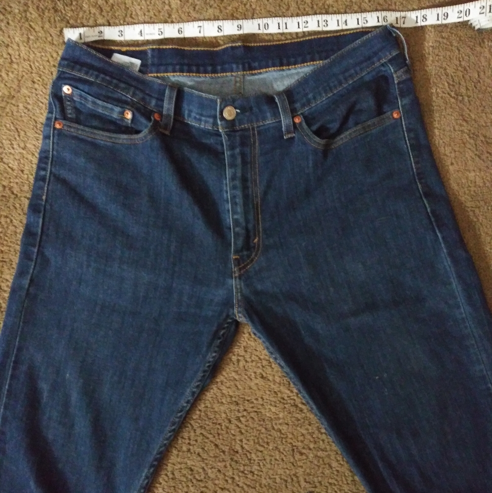 LEVI'S BLUE JEANS